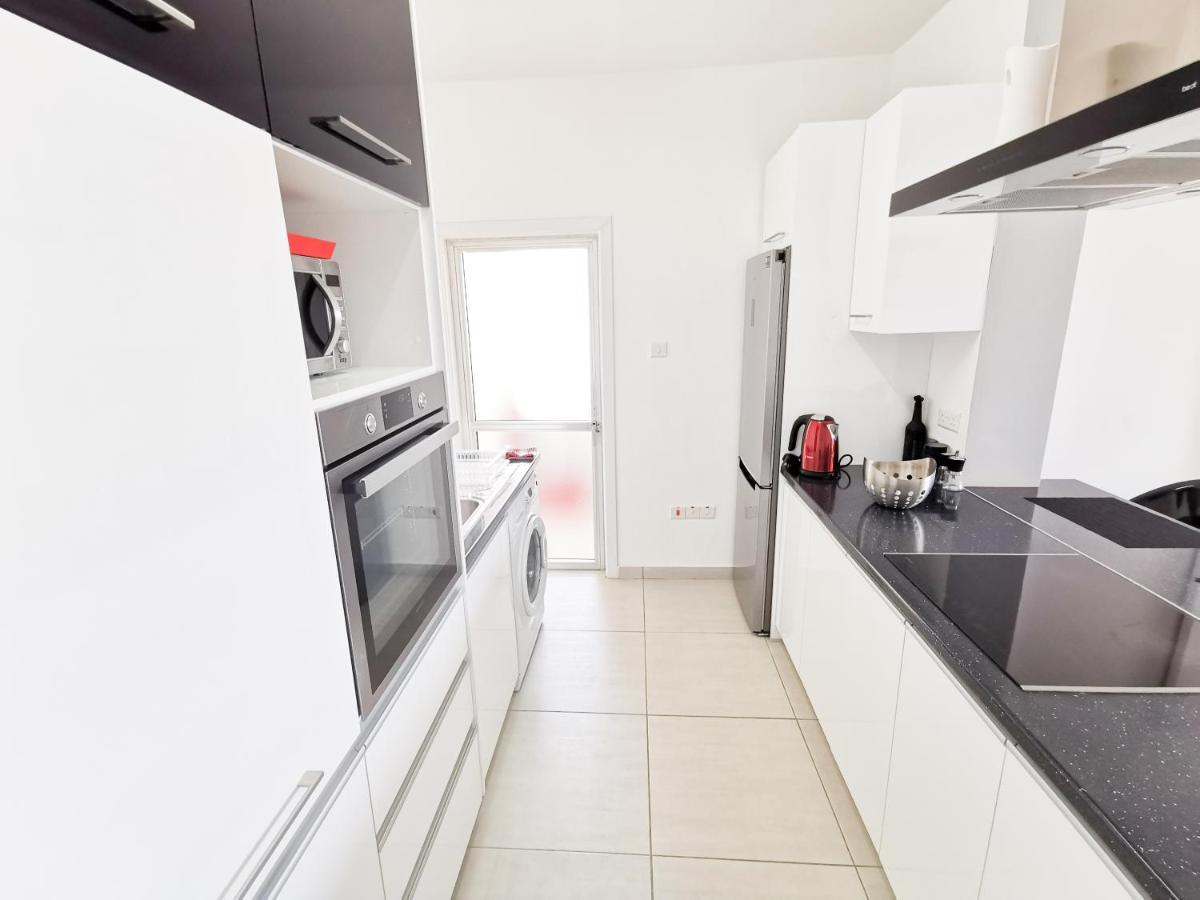 Mackenzie Seaview Paradise Larnaca Exterior photo